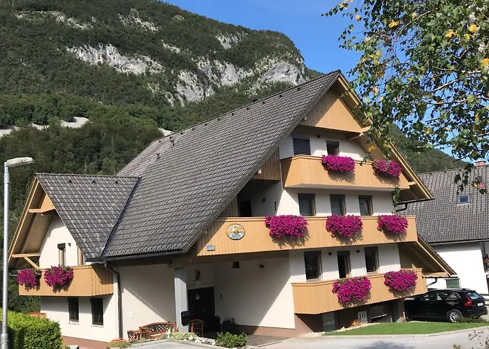 Maja By The River * 博希尼